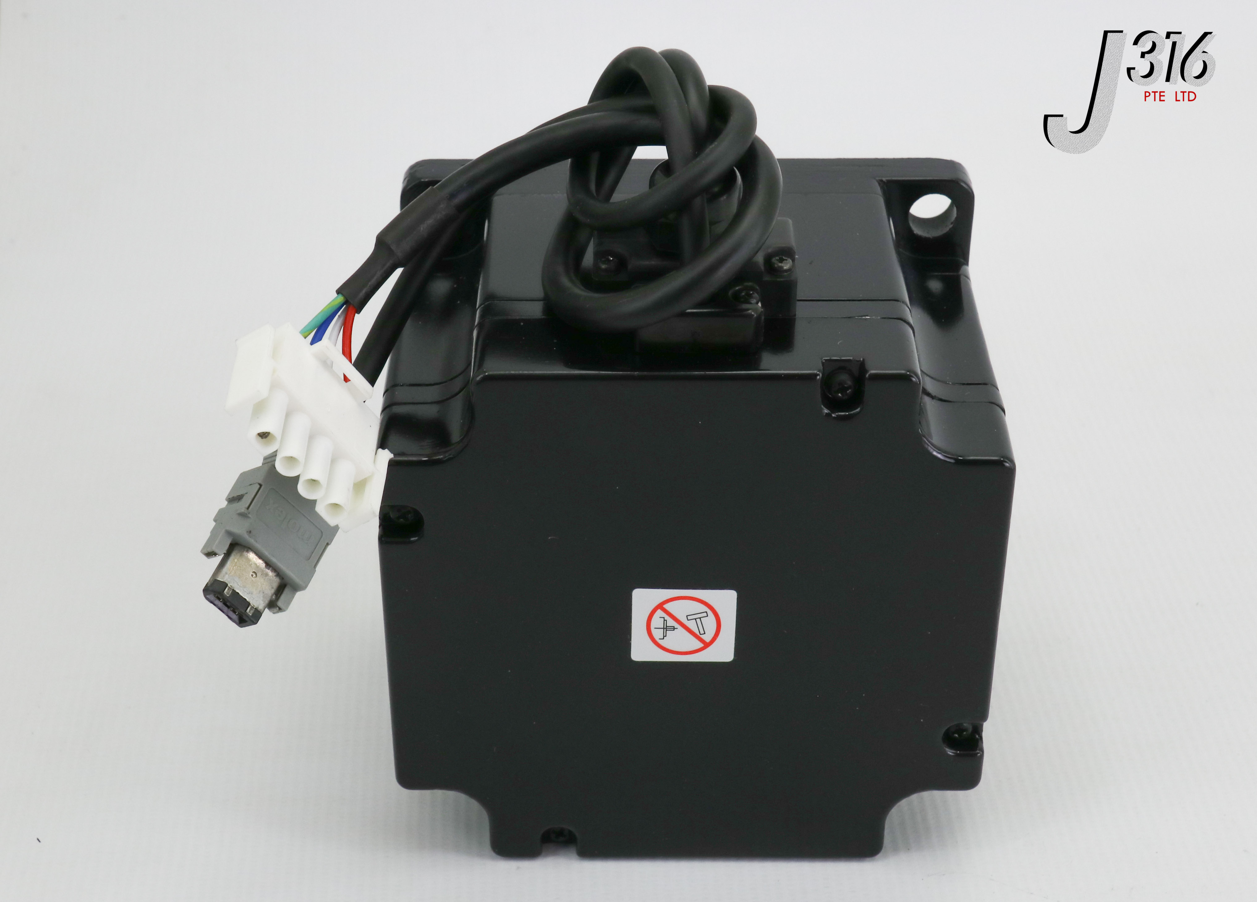 モア 24151 YASKAWA AC SERVO MOTOR, 750W, 200V, 4.1A, 3000RPM (NEW